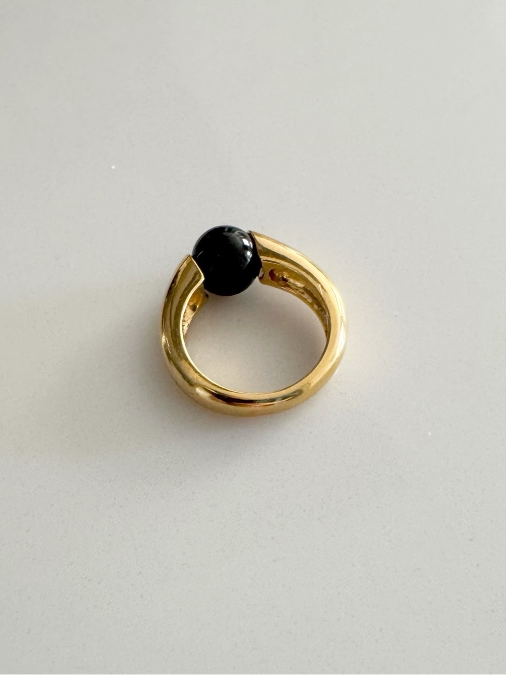VTG 70s Avon Black Cabochon (Stone) Gold Tone Statement Ring, Stacking sz. 5 - Picture 10 of 17
